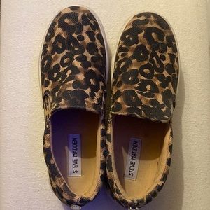 Steve Madden Leopard print slip on shoes